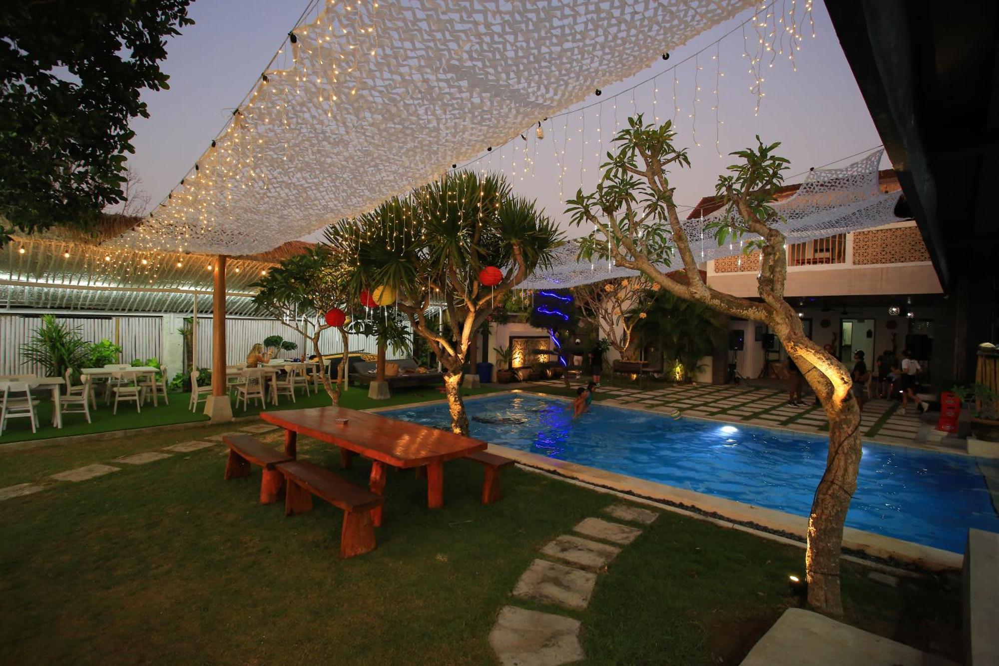 3 Monkeys Lembongan Studio Apartments Gym Recovery Centre Екстериор снимка