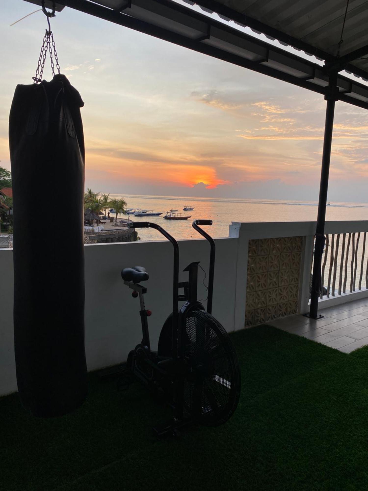 3 Monkeys Lembongan Studio Apartments Gym Recovery Centre Екстериор снимка