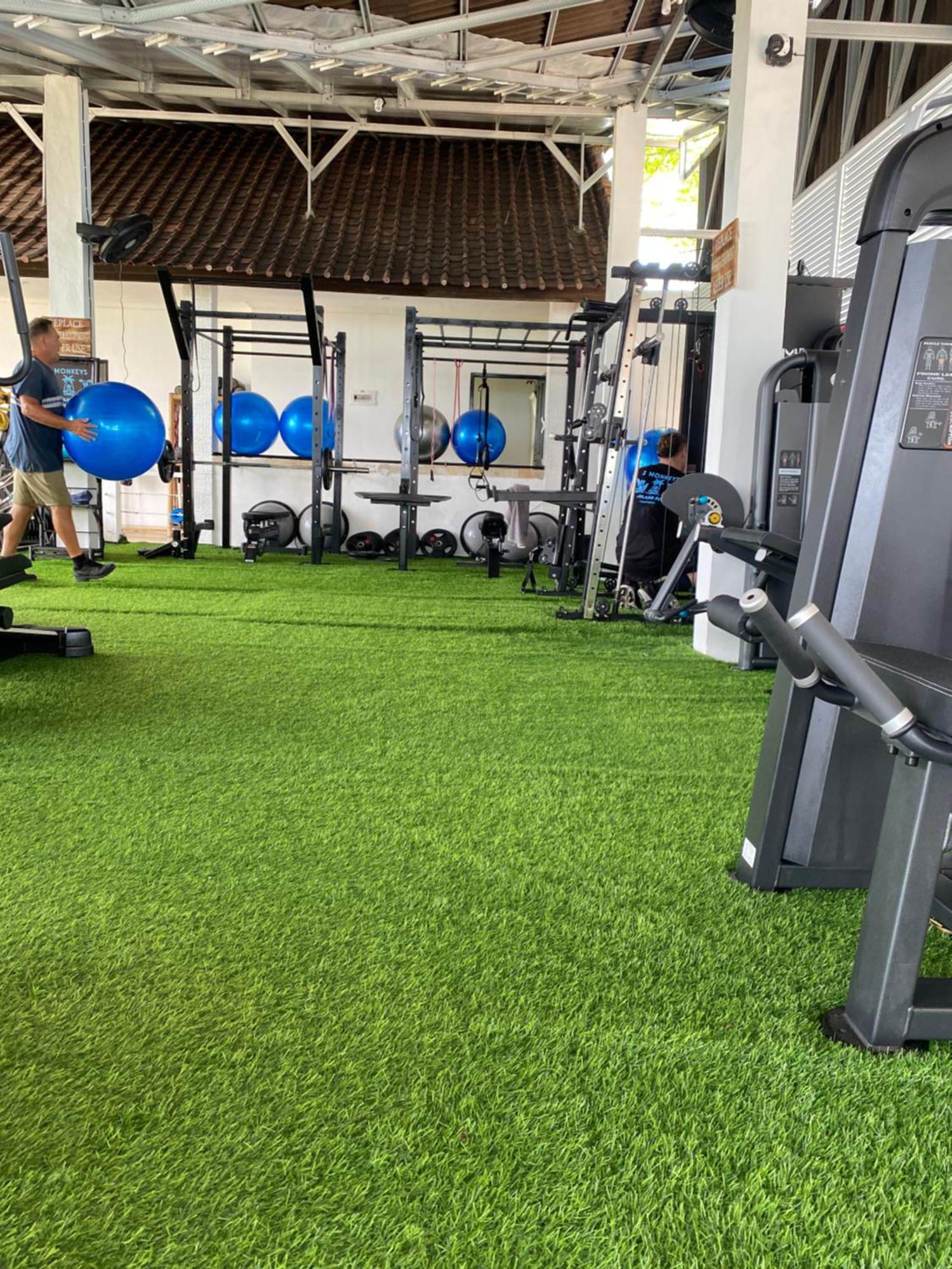 3 Monkeys Lembongan Studio Apartments Gym Recovery Centre Екстериор снимка